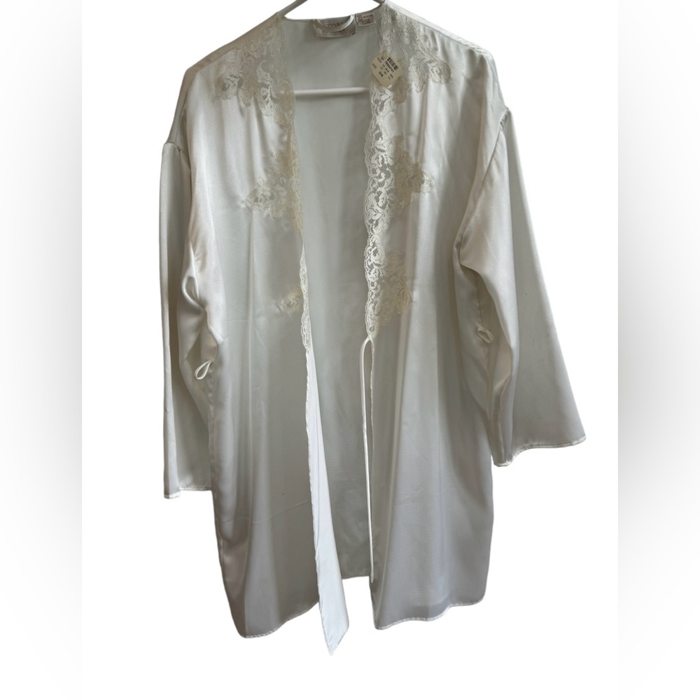 NWT Victoria's‎ Secret Vintage Gold Label Bridal White Satin Lace Robe OS